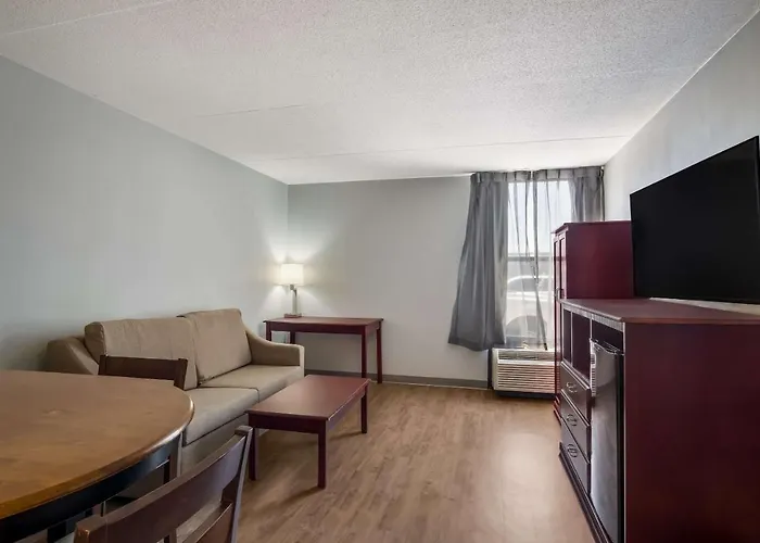 Clarion Inn & Suites Airport